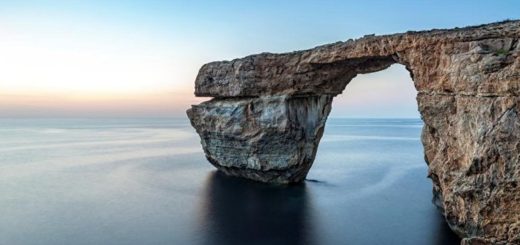 Лазурное окно